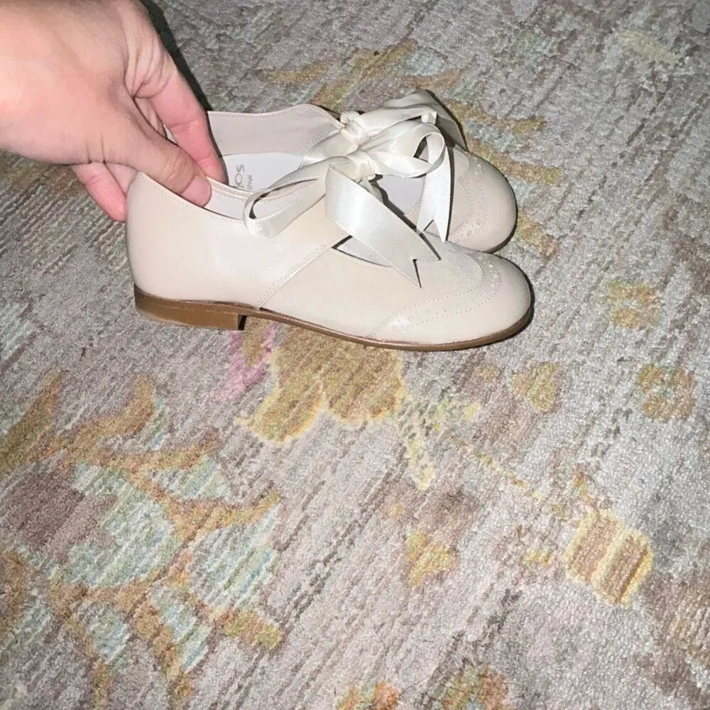 Landos Spanish Mary Jane ribbon closure sz 28